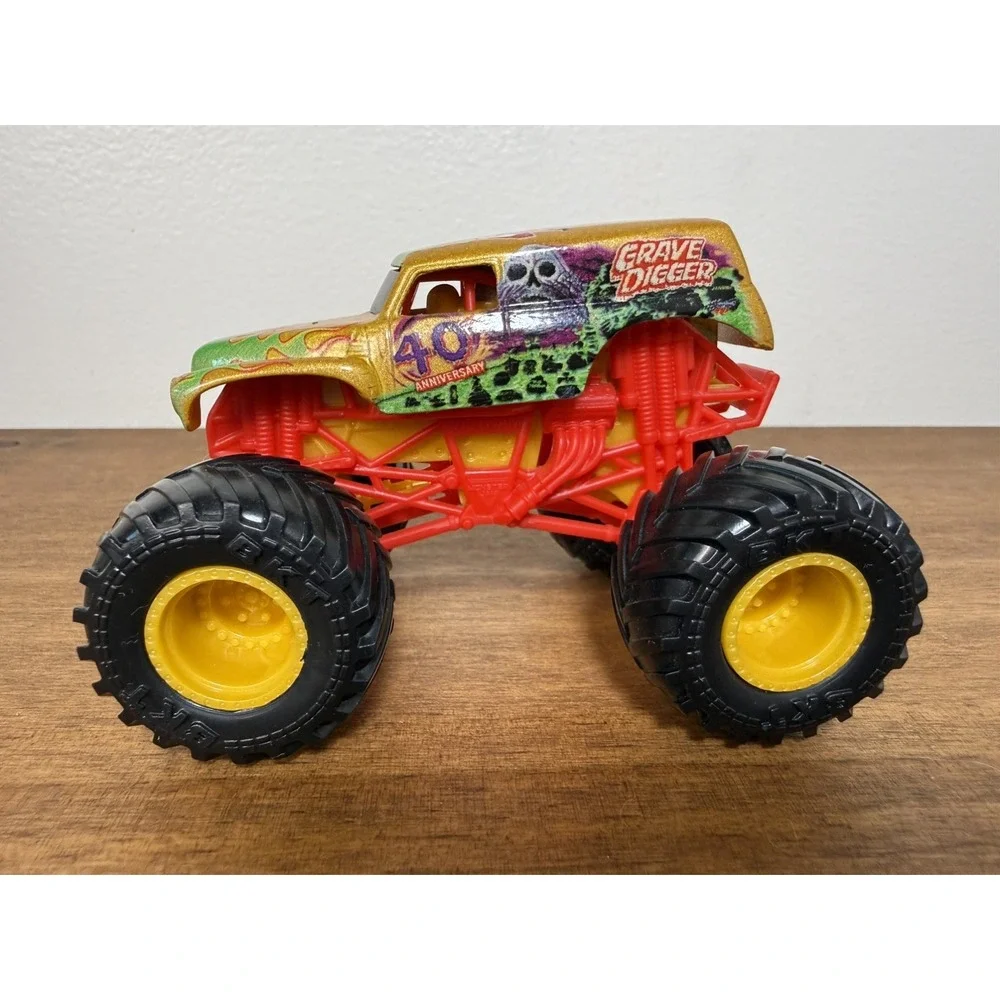 Spin Master Monster Jam Gold 40th Anniversary Exclusive Grave Digger
